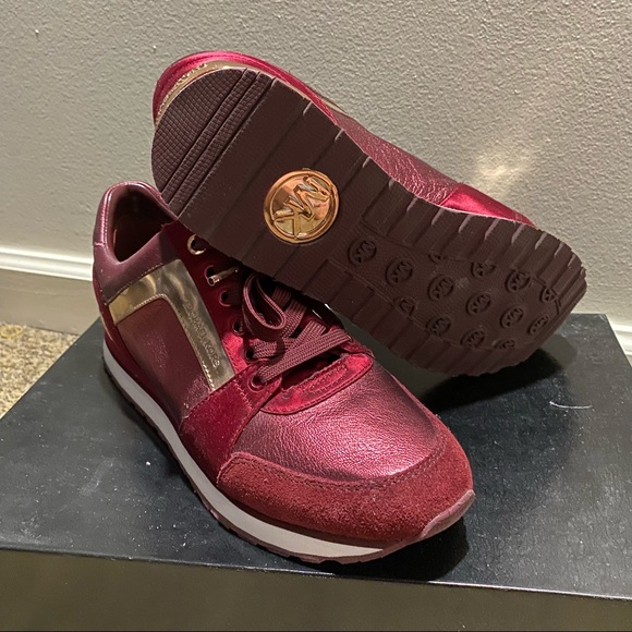 Stylish Michael Kors sneakers (like new!!) - Picture 2 of 8